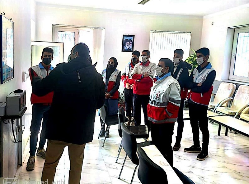 بازدید رئیس و کارکنان جمعیت هلال احمر شهرستان قروه از ایستگاه هواشناسی